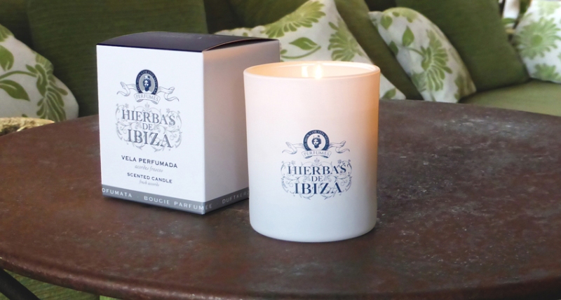 Vela-natural-y-aromatica-Hierbas-de-Ibiza